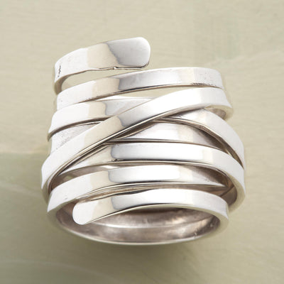 Anillo Geométrico de Metal Enrollado - Image 6