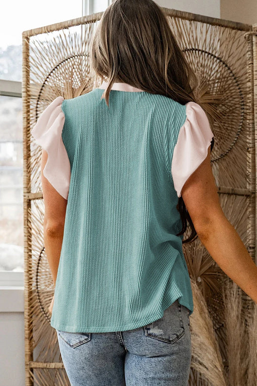 Blusa Azul Claro Talla Grande con Cuello Volante y Textura Acanalada - Image 10
