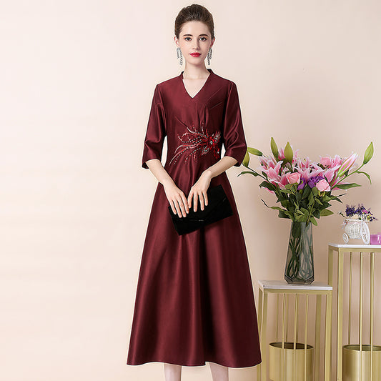Vestido Ajustado Elegante con Bordado Delicado