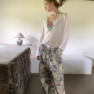 Pantalón Ancho Camuflaje con Cordón y Cintura Ajustable para Mujer - Image 5