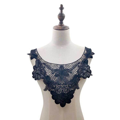 Cuello Bordado Venecia con Lentejuelas y Encaje Floral Aplicado - Image 3