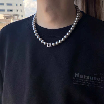 Collar Hombre Gris Perla con Letras - Diseño Versátil y Moderno - Image 7