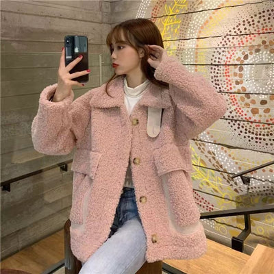 Chaqueta Versátil de Borrego y Piel para Mujer - Image 17