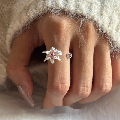 Anillo Ajustable de Plata con Flor Abierta Estilo Chino - Image 4