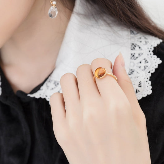 Anillo de Plata 925 con Ámbar Natural y Diseño Geométrico Redondo