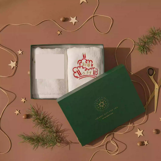 Toalla de Algodón Personalizada con Bordado - Regalo Customizado para Cumpleaños - Image 2