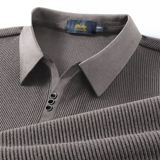 Polera con Textura Vertical y Acceso de Botones de Control - Image 6