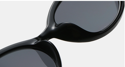 Oversize flat-top sunglasses with brown gradient lenses and a brown frame featuring a subtle leopard print. - Image 29