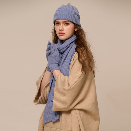 Conjunto de Abrigo Invernal: Gorro, Bufanda y Guantes en Lana para Mujer - Image 3