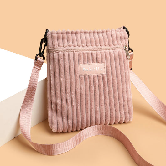 Bolsa Mensajero de Pana para Mujer - Estilo Casual y Funcional - Image 4