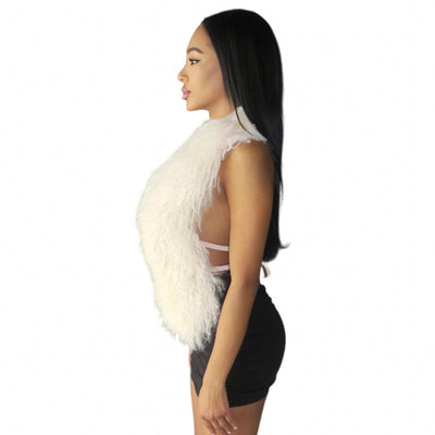 Chaleco Halter Escotado con Cuello de Pelaje - Image 12