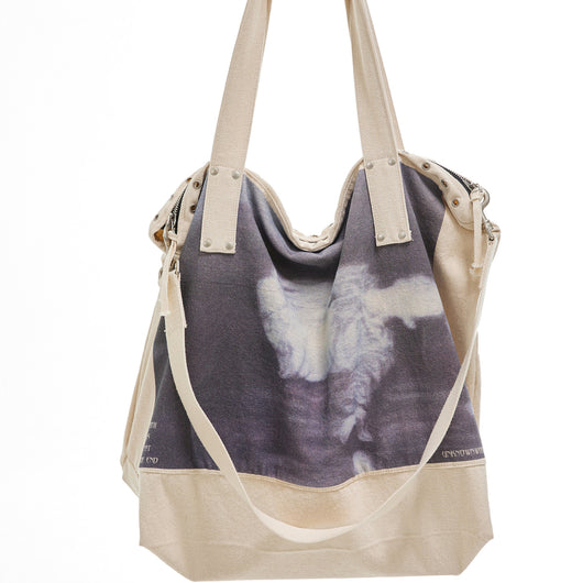 Bolsa Tote Canvas con Estampado de Ojetes Zip - Image 5