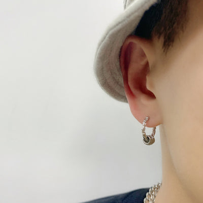 Aretes de Plata Esterlina para Hombre con Diseño de Aro Dorado - Image 3