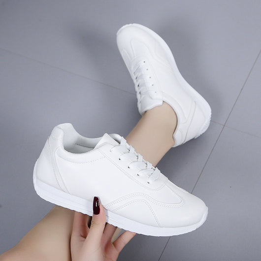 Zapatillas Blancas Plataforma para Estudiantes - Versátiles y Cómodas - Image 9