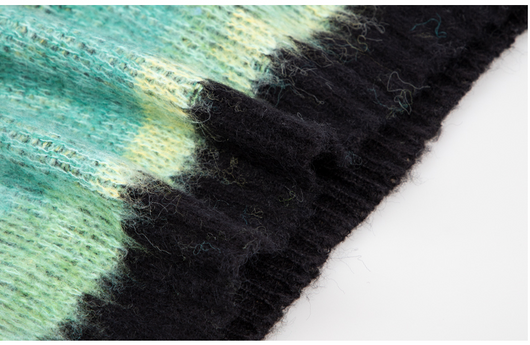 Suéter Holgado Tie Dye Verde Degradado con Rayas Suave y Textura Cerosa - Image 15