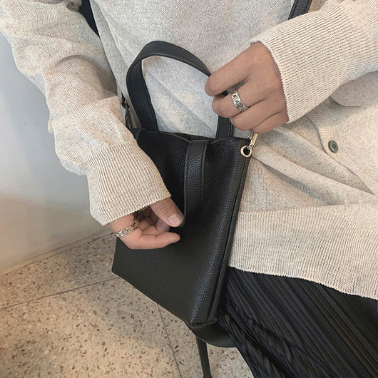 Bolsa Mensajera Vintage para Celular con Diseño Versátil y Elegante - Image 3