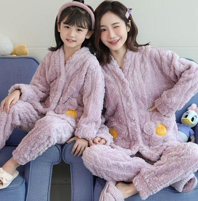 Pijamas de Terciopelo Coral para Mamá e Hija - Conjunto Familiar Acolchado - Image 6