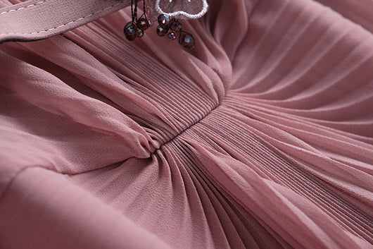 Vestido Elegante con Pliegues y Detalle Floral en la Cintura - Image 11