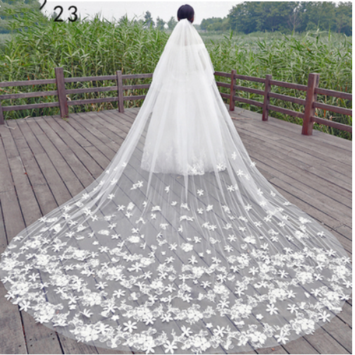 Vestido de Novia Lujo con Cola Larga y Velo de Hada Mágica - Image 28