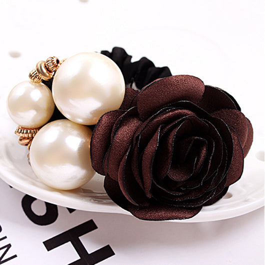 Cinta para el Cabello con Perla, Rosa y Camelia - Accesorio de Moda - Image 3