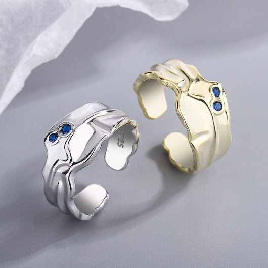 Anillo de Plata Esterlina con Circón y Textura Irregular Contemporánea - Image 10