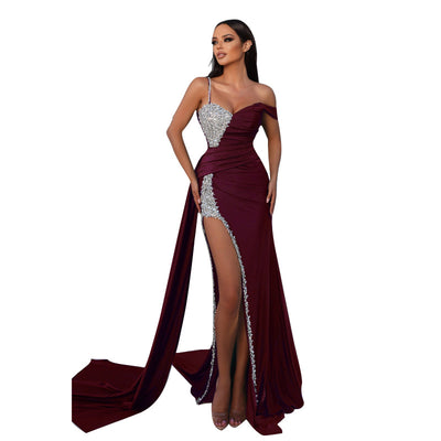 Vestido de Noche Elegante con Falda Expandida y Detalles Dorados - Image 7