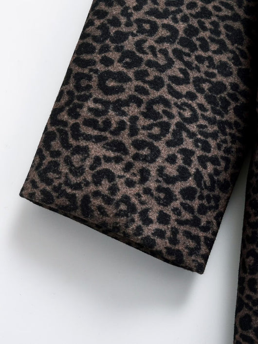 Abrigo Suelto Estampado Animal Print en Mezcla de Telas - Image 11