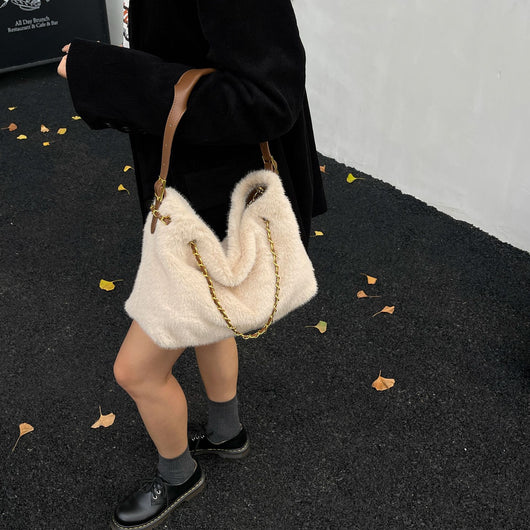 Bolsa de Hombro Grande con Pelaje para Mujer - Bolso Mensajero de Capacidad Amplia - Image 4