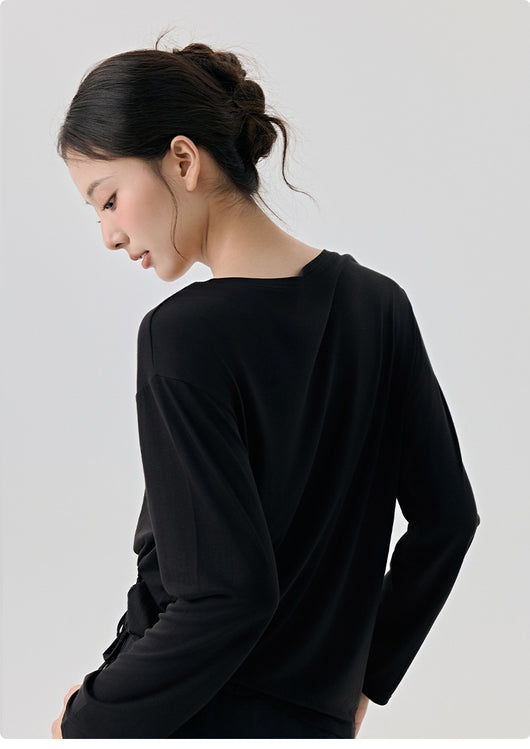 Blusa Deportiva Modal con Recortes Laterales y Cordón Ajustable - Image 12