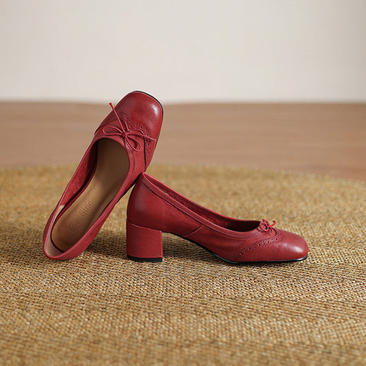Zapatos de Cuero para Mujer con Tacón Medio y Moño Delicado - Image 7