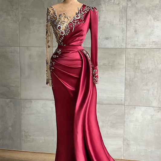 Vestido Rojo Vino Satinado Cuello Redondo Ajustado - Image 2