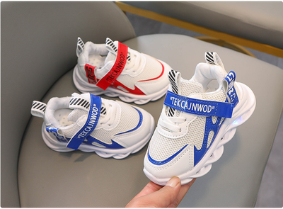 Zapatillas Deportivas Luminosas para Niños con Malla Transpirable - Image 12