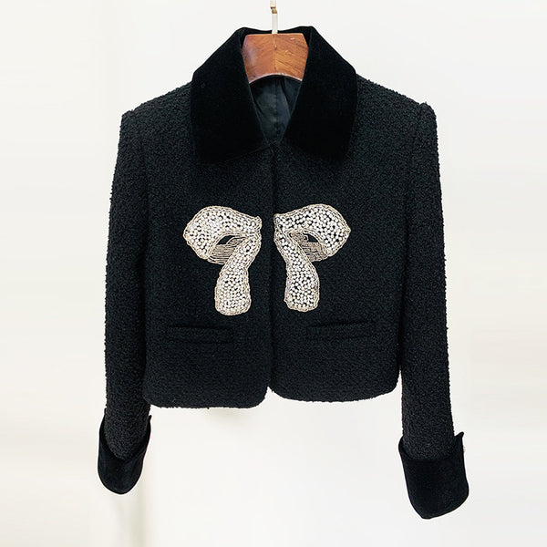Abrigo de Invierno con Moño y Detalles Perlados