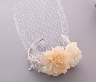 Diadema Nupcial con Flor 3D y Mini Sombrero - Accesorio de Novia Elegante - Image 7