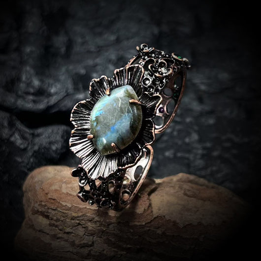 Pulsera Ajustable de Bronce Vintage con Portaflores para Mujer - Image 7