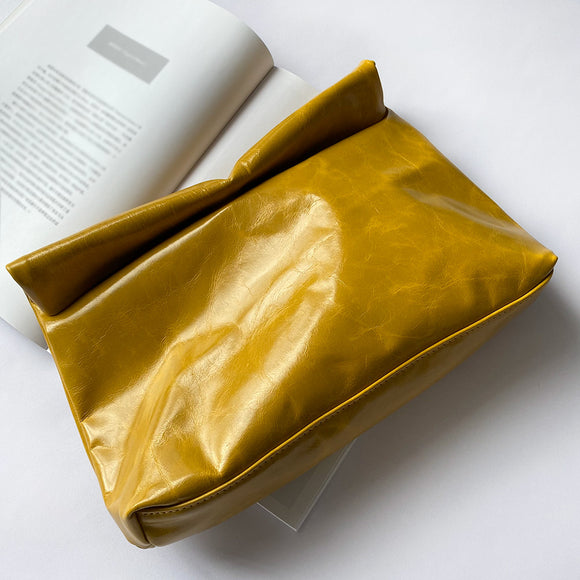 Cartera de Cuero con Solapa Baguette - Elegancia y Funcionalidad