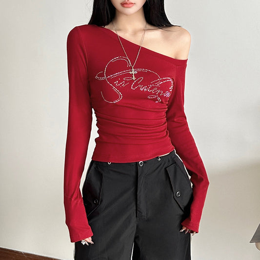 Blusa Fuera del Hombro con Detalle de Letras y Escote Asimétrico - Image 2