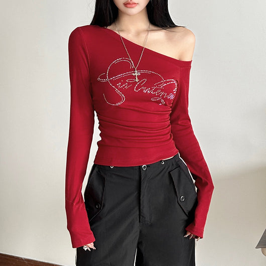 Blusa Fuera del Hombro con Detalle de Letras y Escote Asimétrico - Image 2