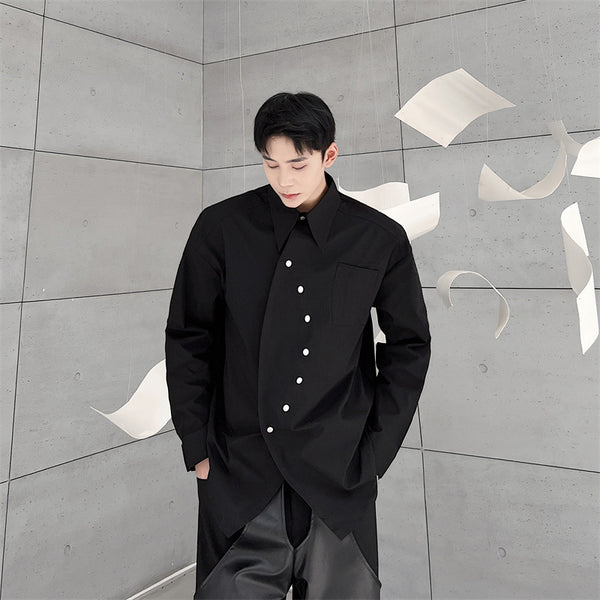 Camisa Casual Oscura con Botones Diagonales Asimétricos