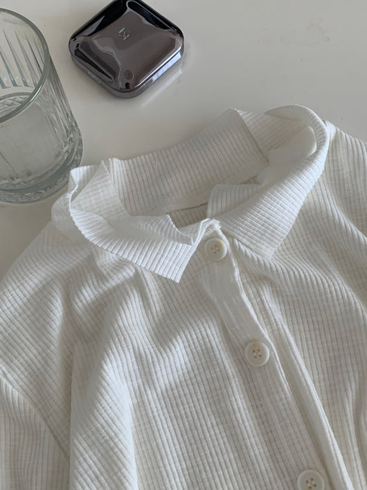 Blusa Asimétrica de Botones con Solapa Clásica - Image 12