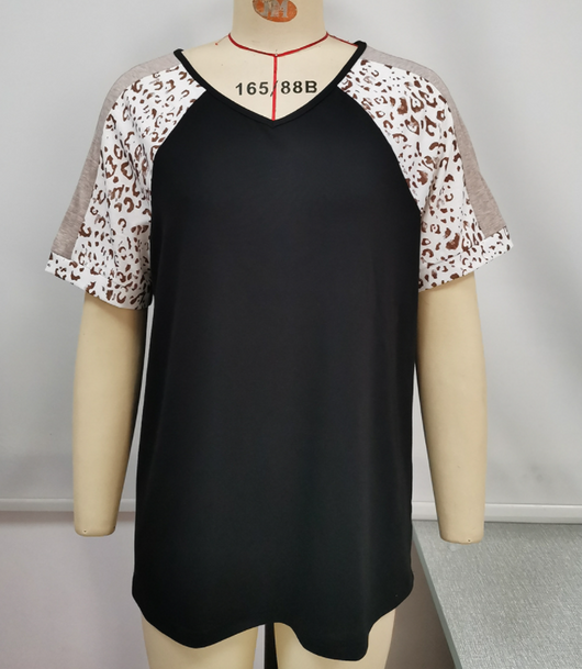Blusa Raglan con Bloques de Color Estampados - Image 8