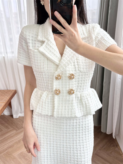 Vestido Tejido Blanco Puro Cuello V con Detalle Hueco - Elegancia Dignificada - Image 10