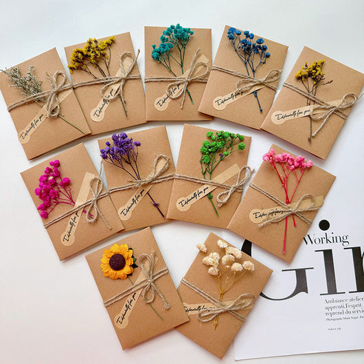 Tarjeta de Agradecimiento con Flores Secas y Cielo Estrellado