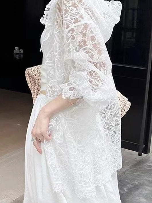 Blusa de Encaje Blanco Romántica con Protección Solar para Mujer - Image 7