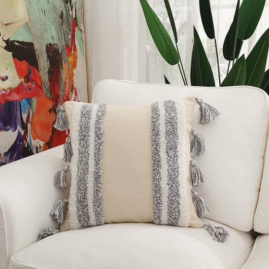 Almohada de Algodón con Bordado Artesanal - Image 2