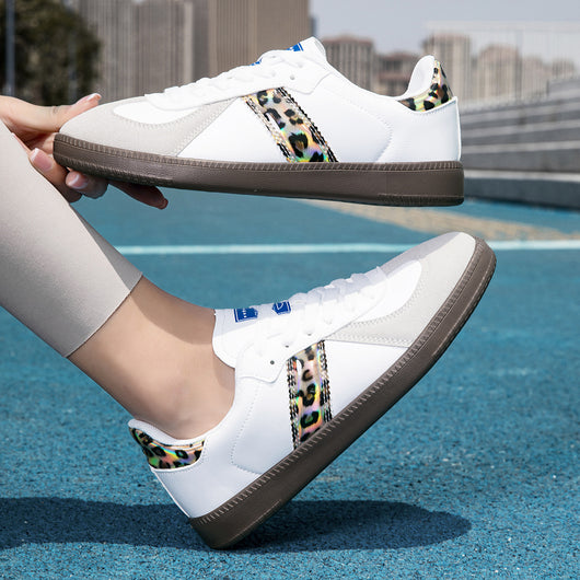 Tenis Casuales Blancos con Estampado Leopardo y Cordones para Mujer - Image 3