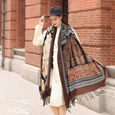 Capa Oversized Versátil para Mujer con Pañoleta de Seda - Image 4