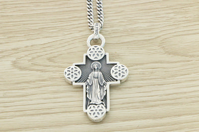 Collar de Plata Esterlina con Colgante Cruz y Flor de Cerezo Vintage Unisex - Image 9