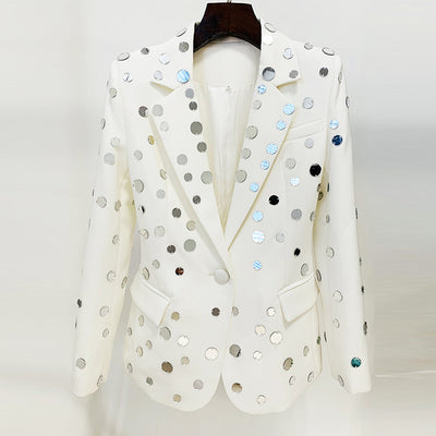 Blazer Elegante con Detalles de Perlas y Botón Decorativo