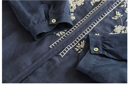 Blusa Vintage con Cuello en V y Bordado Artesanal - Image 8